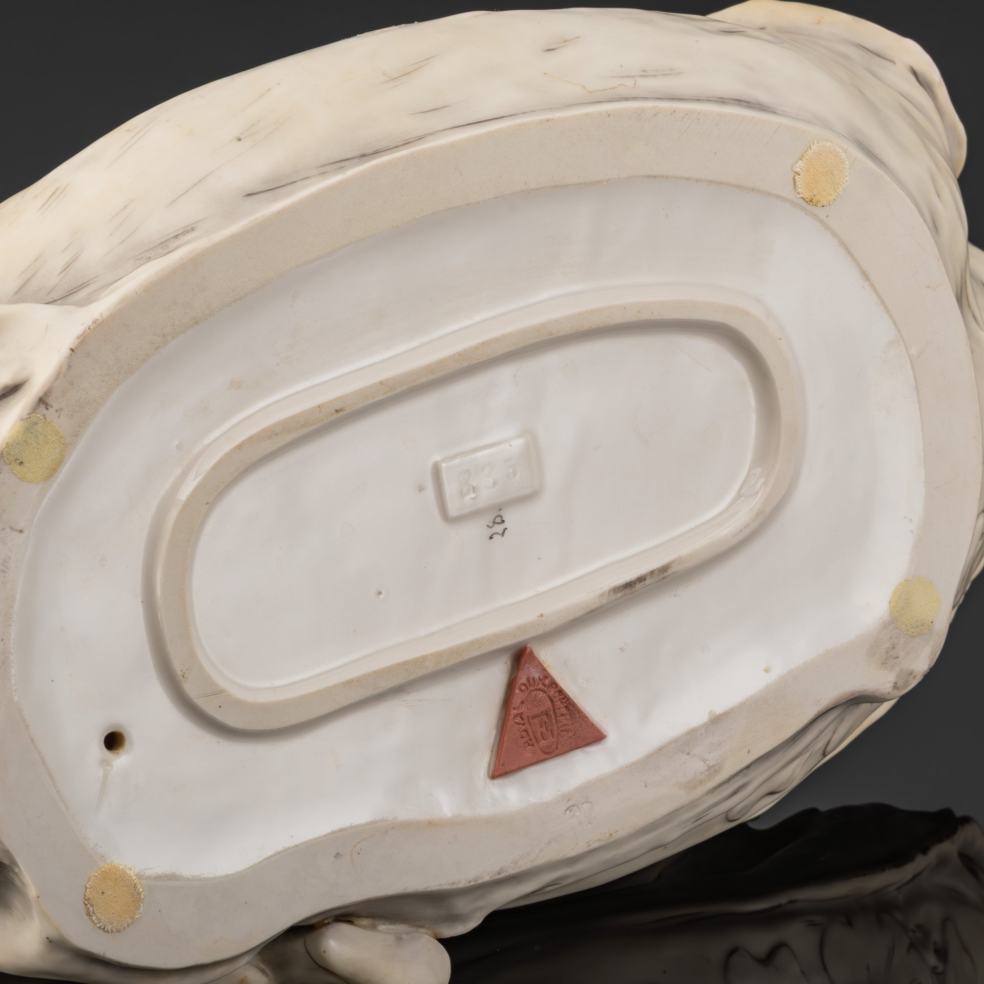 Ваза-фруктовница в стиле модерн со скульптурной композицией в виде юной красавицы, фарфор, роспись, золочение, Royal Dux, Австро-Венгрия, 1900-1918 гг.