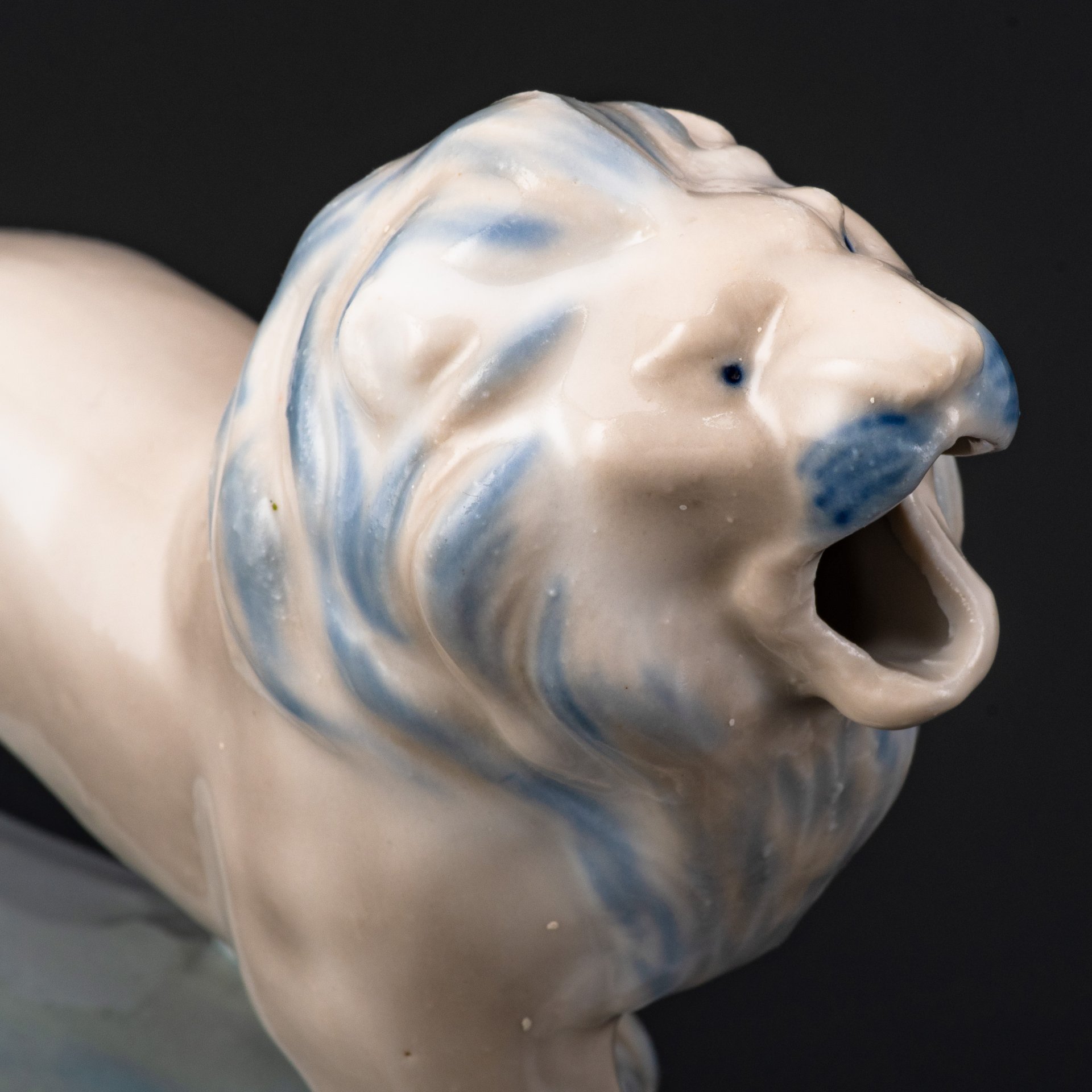 Статуэтка "Лев", фарфор, роспись, СССР, 1940-1960 гг.