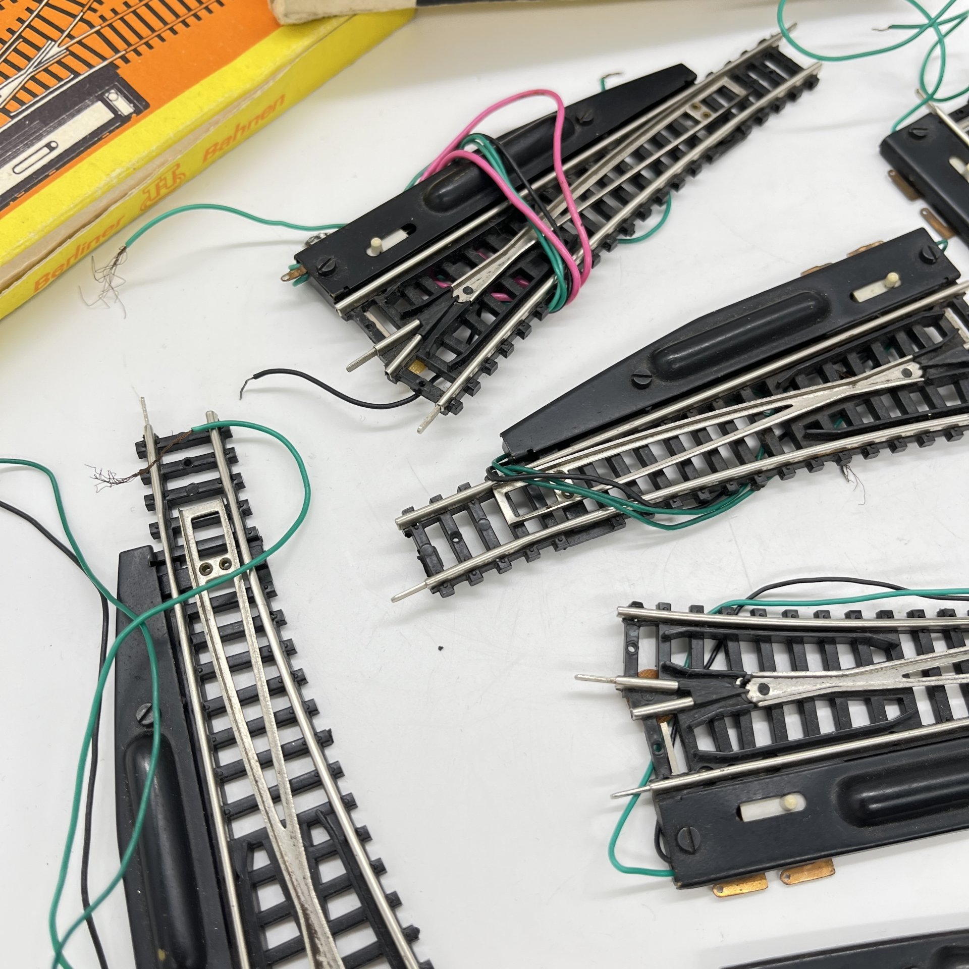 Набор из 6 железнодорожных стрелок 9 мм, пластик, металл, Piko, ГДР, 1970-1980 гг.