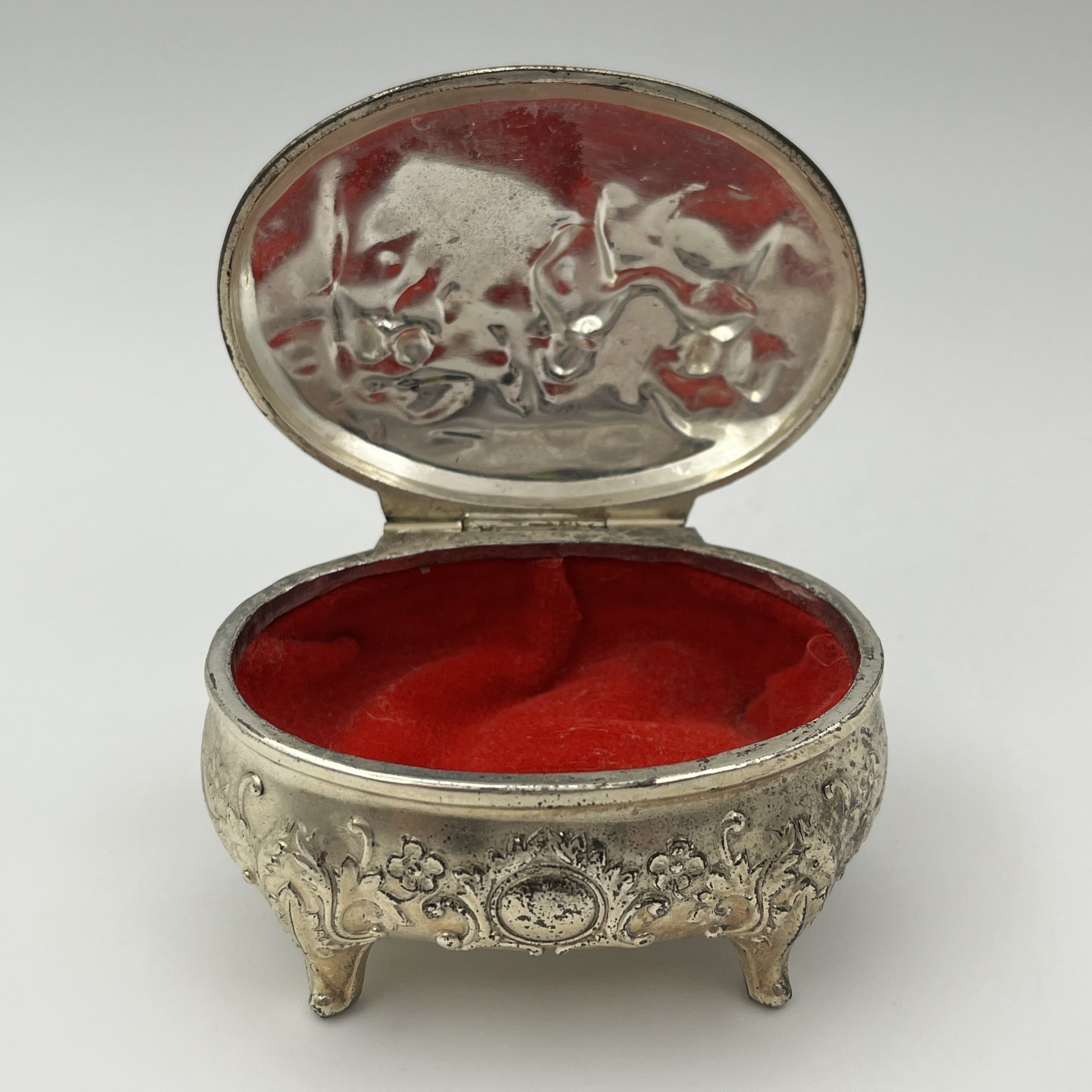 Шкатулка "Народные гуляния", металл, бархат, Западная Европа, 1970-2000 гг.