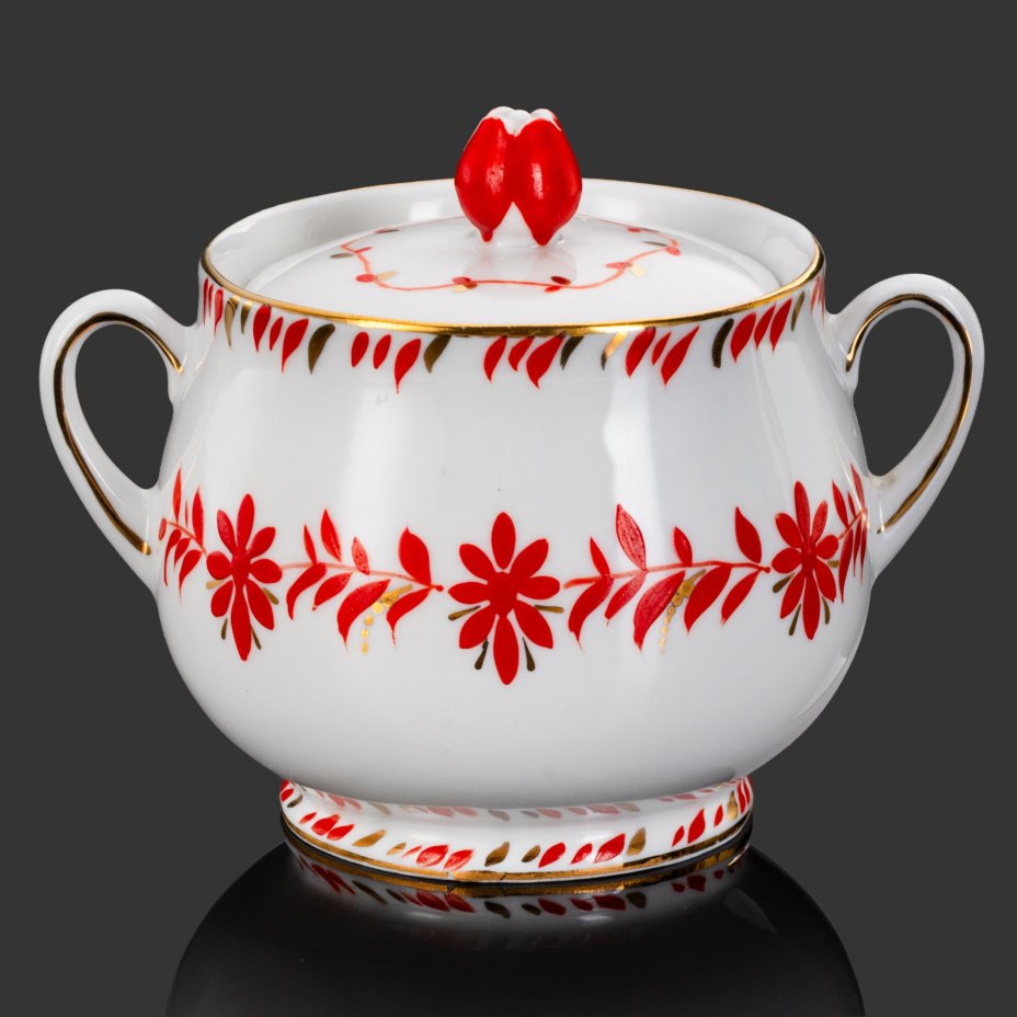 Сахарница, автор формы Семенов В. Л., автор росписи Вольпе Н.М., фарфор, роспись, золочение, Ленинградский фарфоровый завод (ЛФЗ), Ленинградский фарфоровый завод (ЛФЗ)