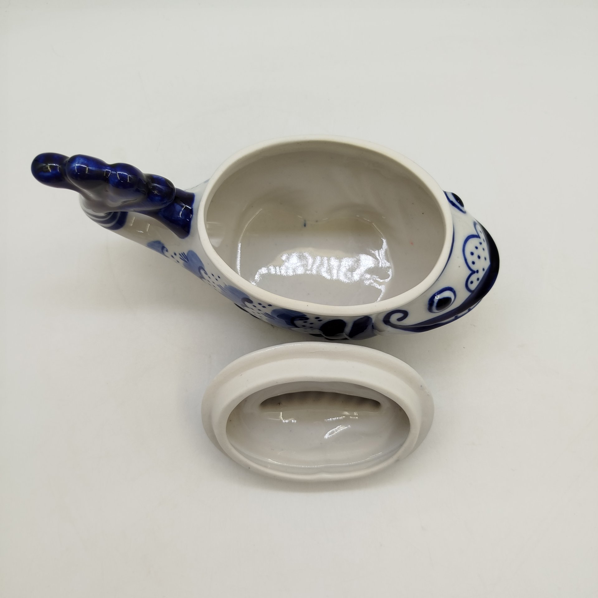 Икорница "Рыба-кит", фарфор, роспись, Объединение «Гжель», СССР, 1972-1985 гг.