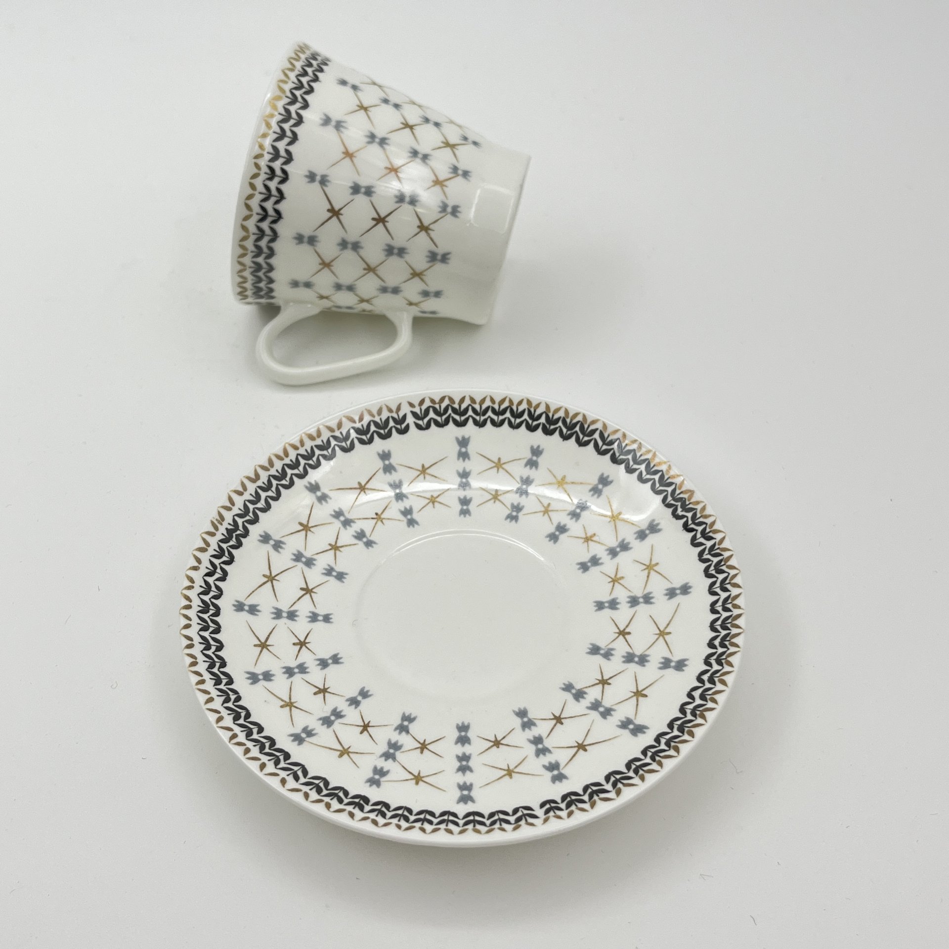 Пара кофейная, фарфор, деколь, золочение, Ленинградский фарфоровый завод (ЛФЗ), СССР, 1970-1990 гг.