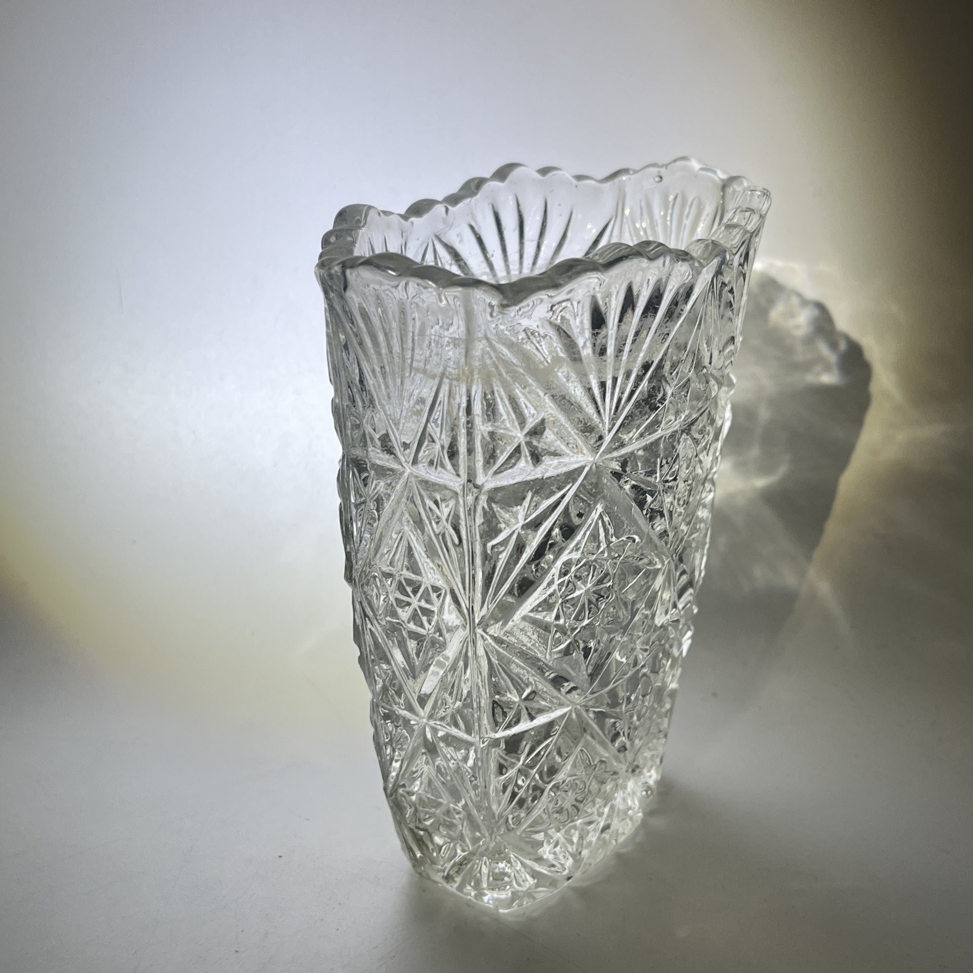 Вазочка с геометрическим декором, хрусталь, СССР, 1970-1990 гг.