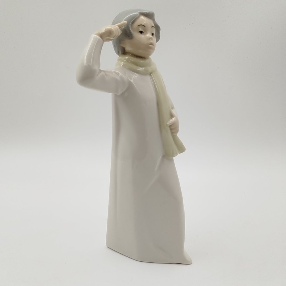 Статуэтки "Мальчик в ночной рубашке с шарфом", REX Valencia