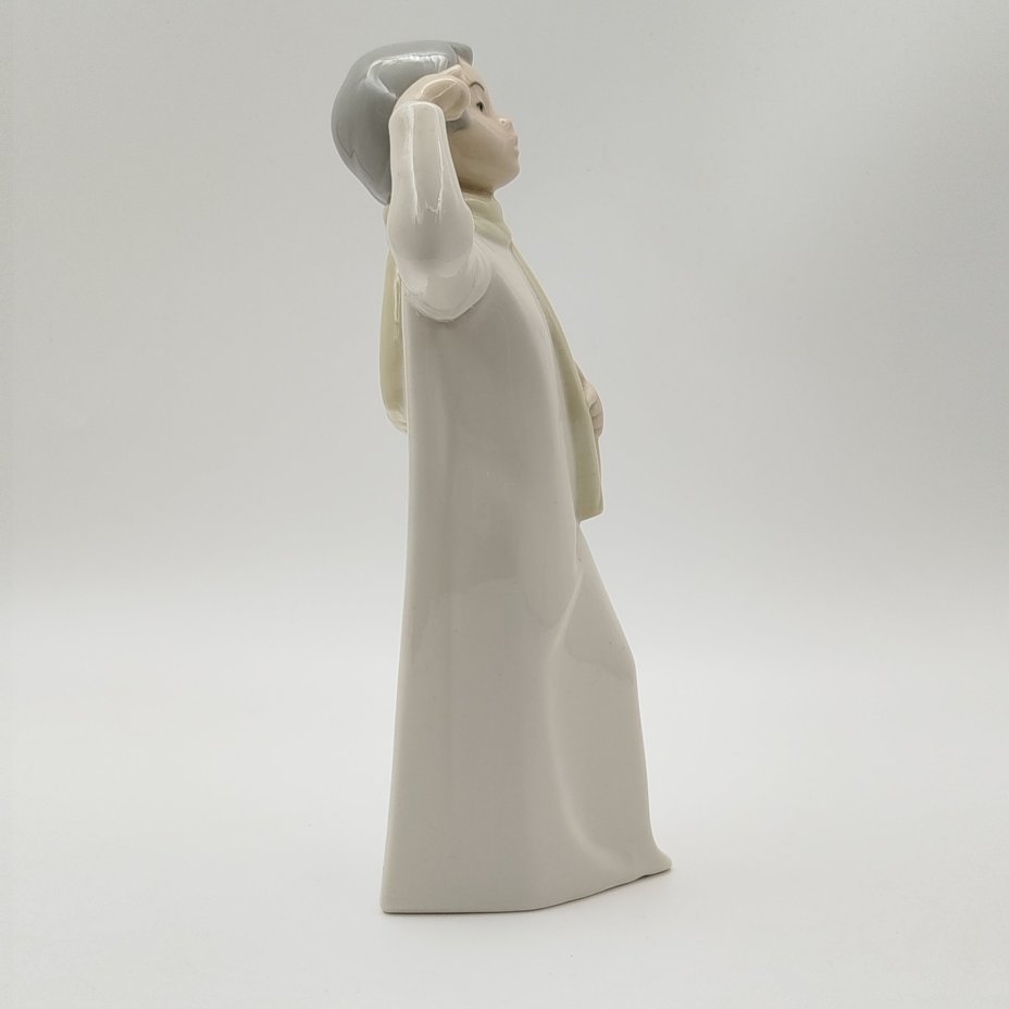 Статуэтки "Мальчик в ночной рубашке с шарфом", REX Valencia