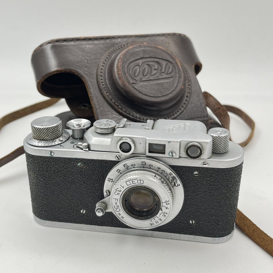 Фотоаппарат "ФЭД" в оригинальном кофре, металл, пластик, стекло, кожа, Харьковский машиностроительный завод им. Дзержинского (ФЭД), СССР, 1945-1955 гг.