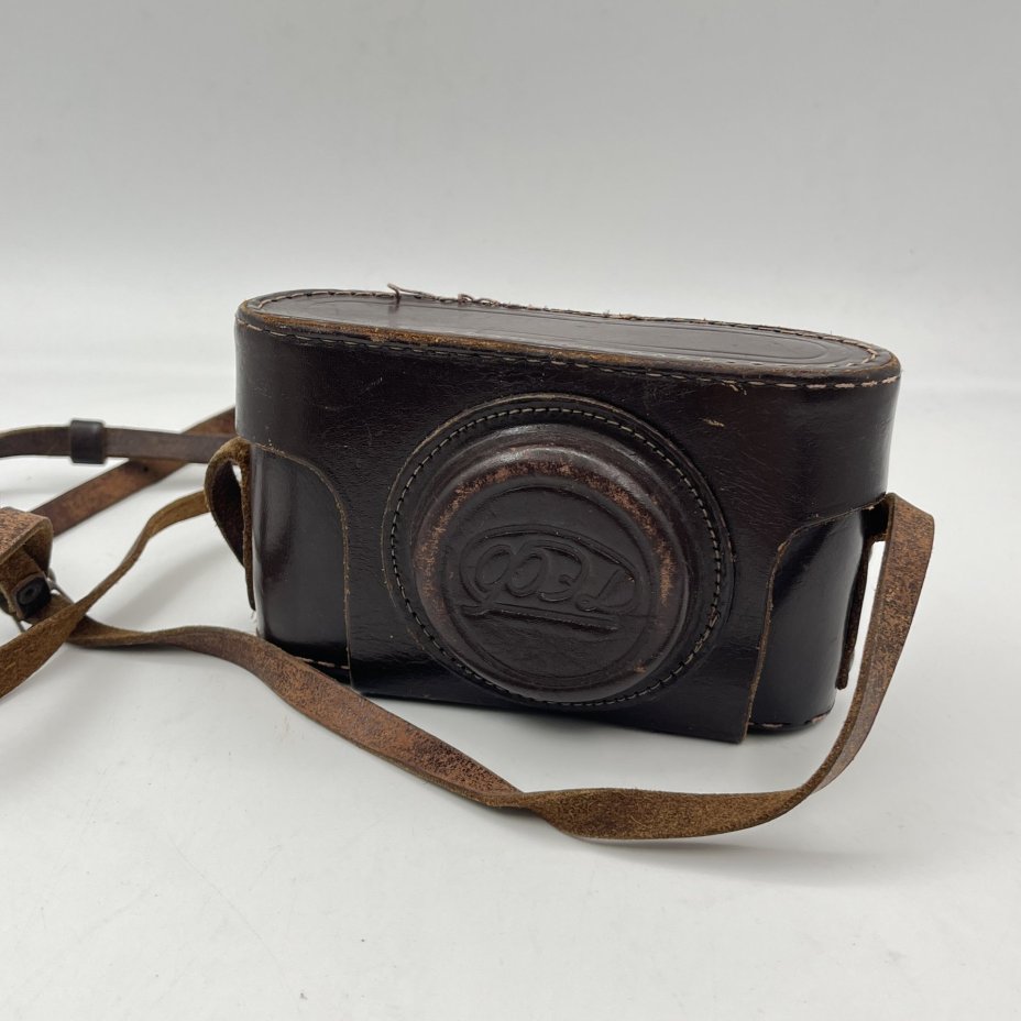 Фотоаппарат "ФЭД" в оригинальном кофре, металл, пластик, стекло, кожа, Харьковский машиностроительный завод им. Дзержинского (ФЭД), СССР, 1945-1955 гг.