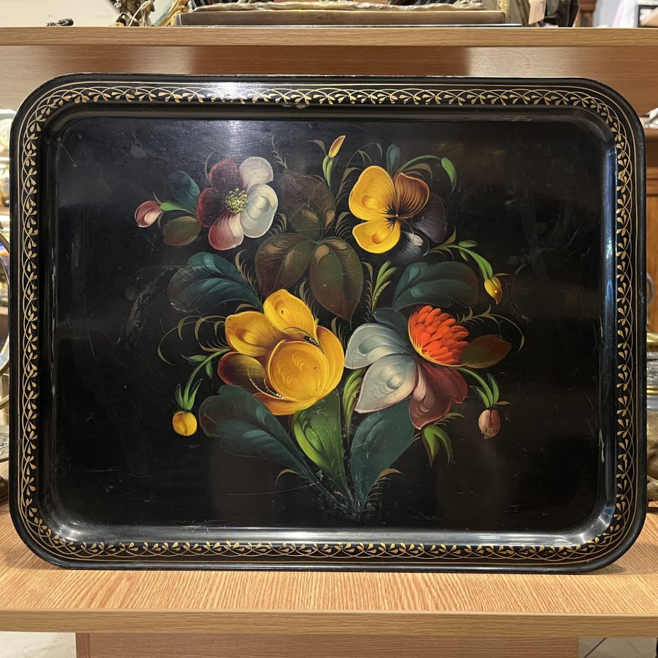 Поднос прямоугольной формы с цветочным декором, металл, лак, роспись, золочение, Жостовская фабрика декоративной росписи, СССР, 1970-1990 гг.