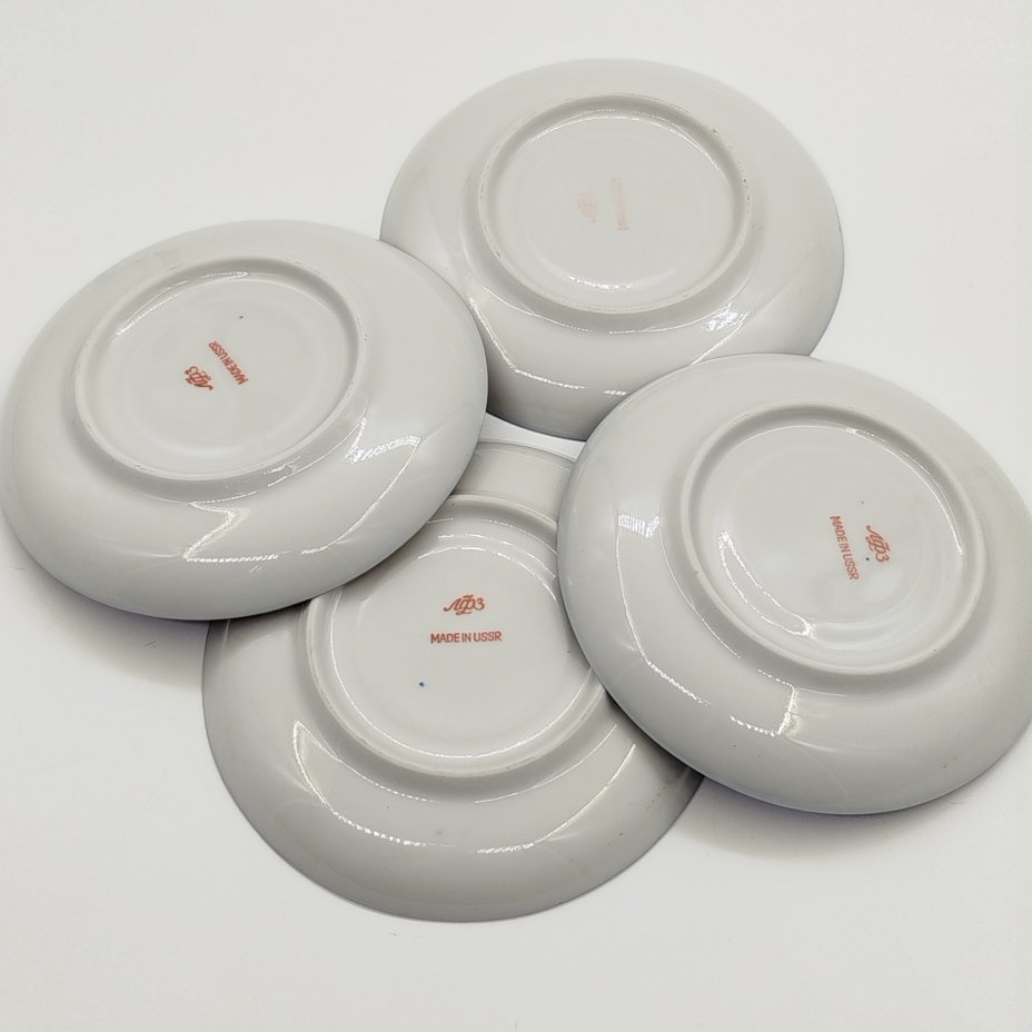 Набор из 4-х блюдец орнаментированных по борту, фарфор, крытье кобальтом, золочение, Ленинградский фарфоровый завод (ЛФЗ), СССР, 1970-1991 гг.