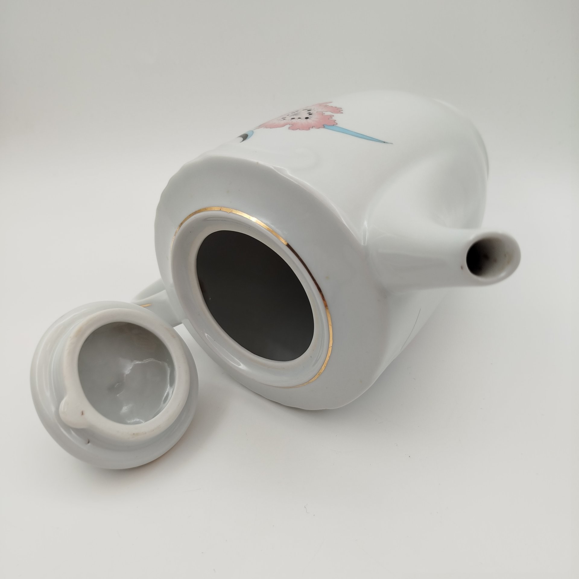 Чайник (кофейник), украшенный цветочным декором, фарфор, деколь, золочение, Cluj-Napoca Porcelain, Румыния, 1970-1990 гг.