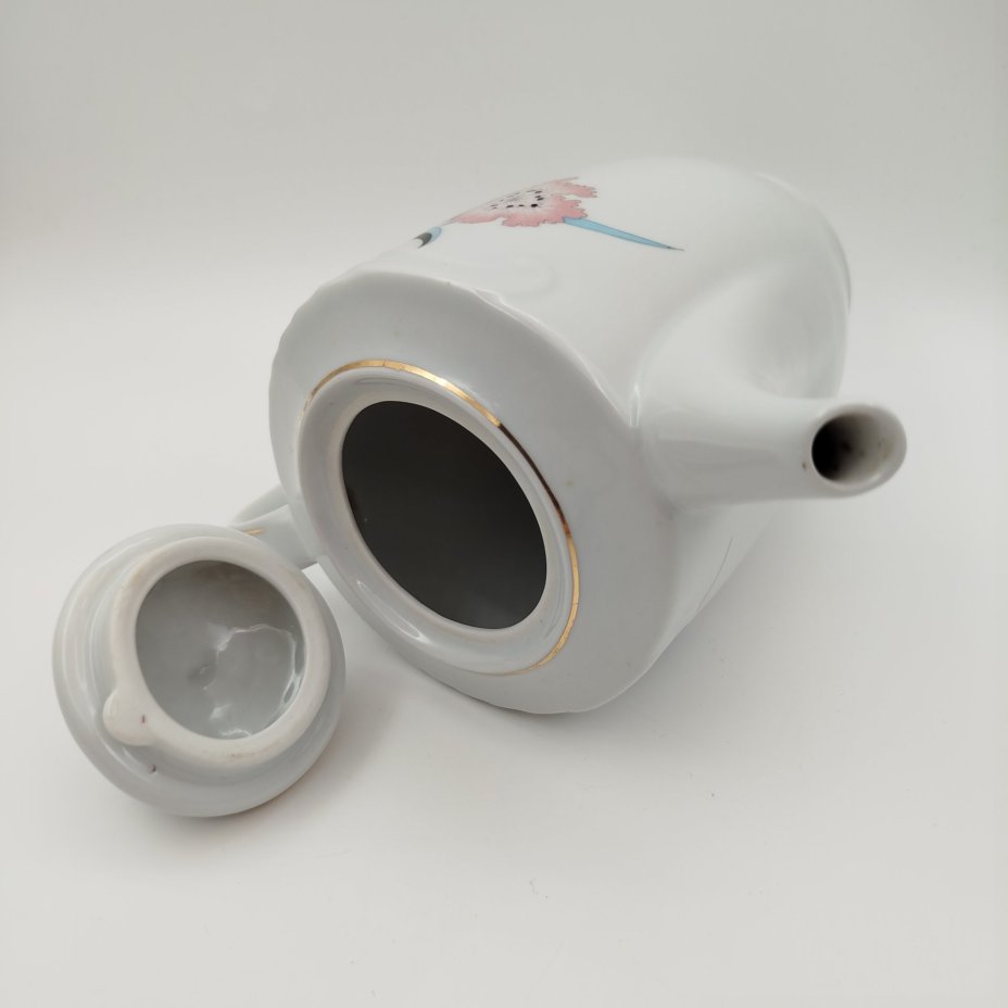 Чайник (кофейник), украшенный цветочным декором, фарфор, деколь, золочение, Cluj-Napoca Porcelain, Румыния, 1970-1990 гг.