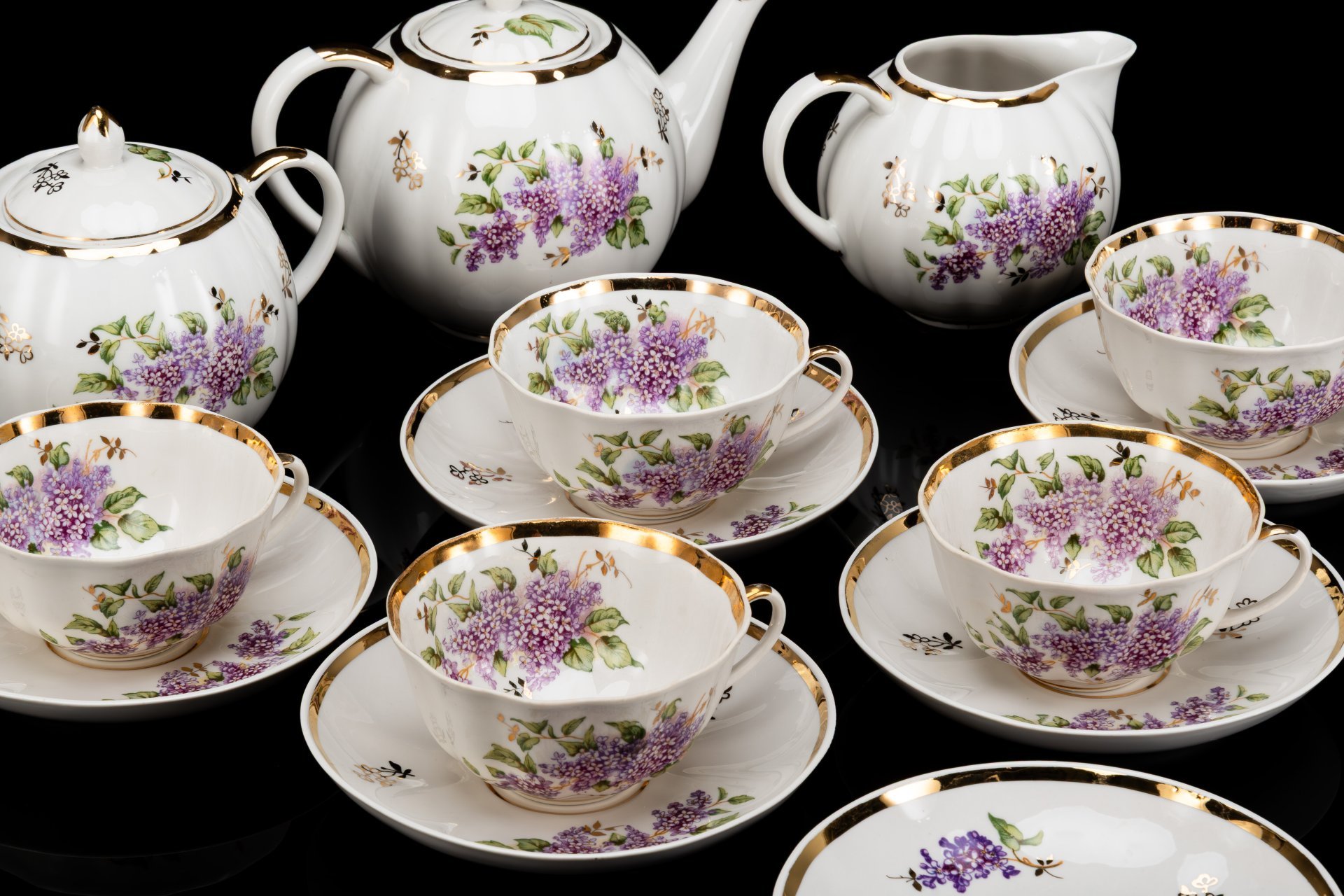 Сервиз чайный  "Сирень" на 5 персон  (14 предметов), фарфор, деколь, золочение, Дулевский фарфоровый завод (Дулёво), СССР, 1961 г.