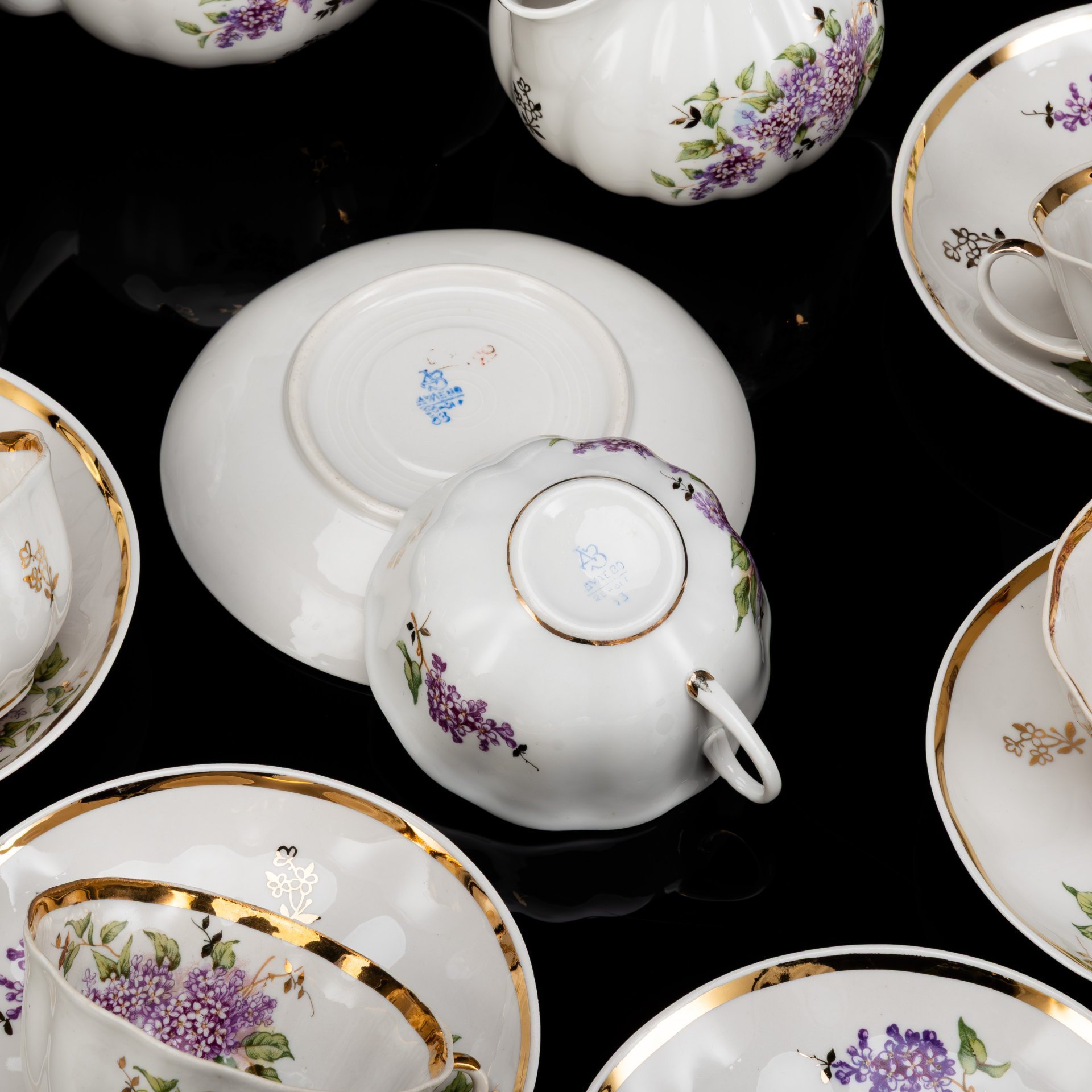 Сервиз чайный  "Сирень" на 5 персон  (14 предметов), фарфор, деколь, золочение, Дулевский фарфоровый завод (Дулёво), СССР, 1961 г.