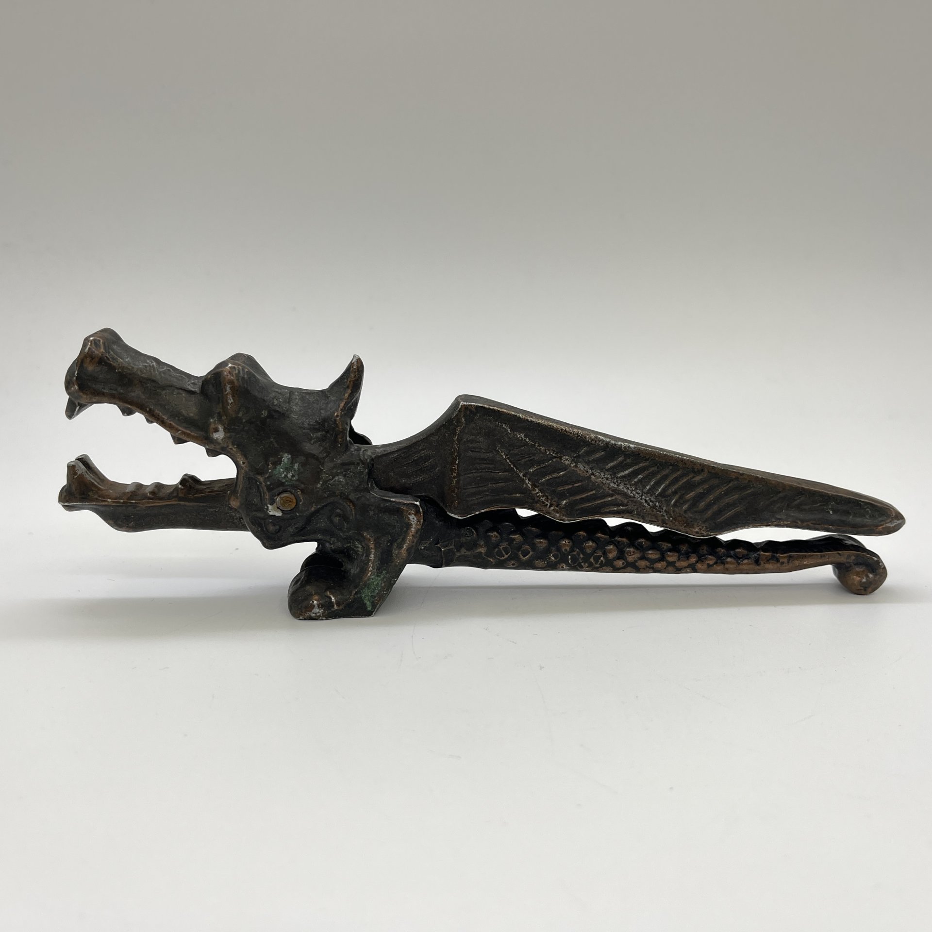 Орехокол "Дракон"