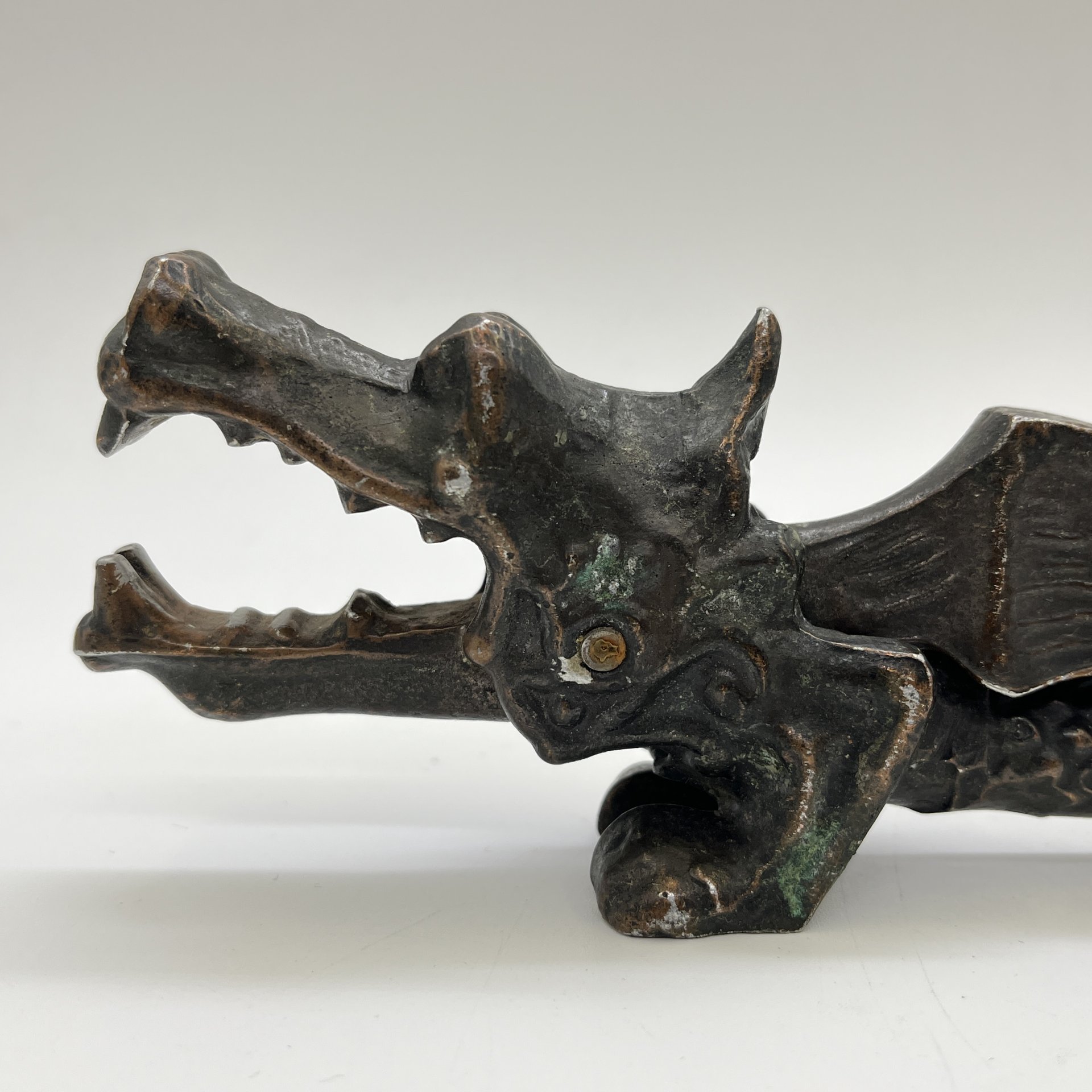 Орехокол "Дракон"