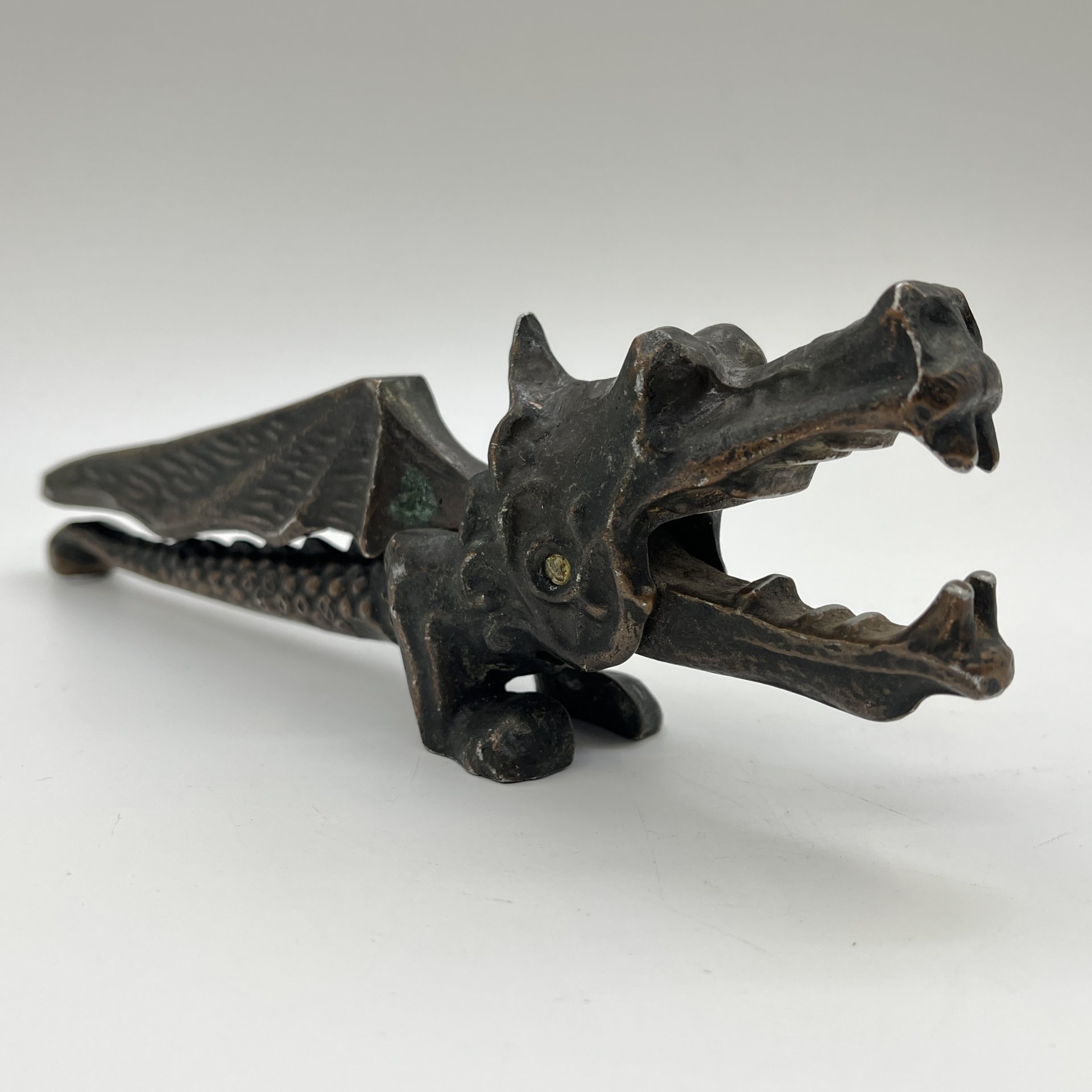 Орехокол "Дракон"