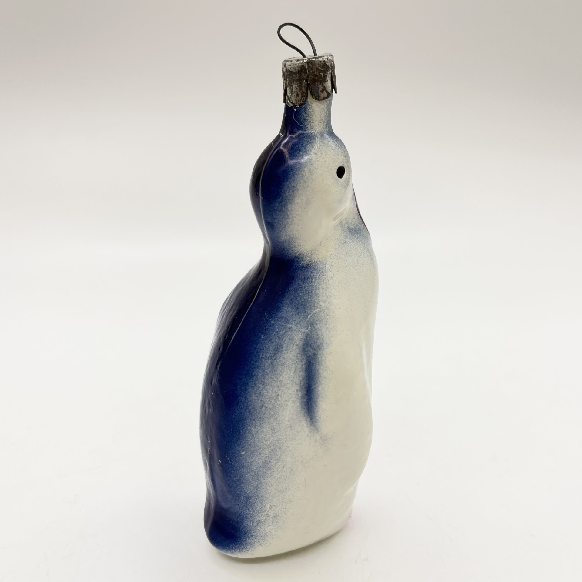 Елочная игрушка "Пингвин", стекло, краска, металл, СССР, 1960-1970 гг.