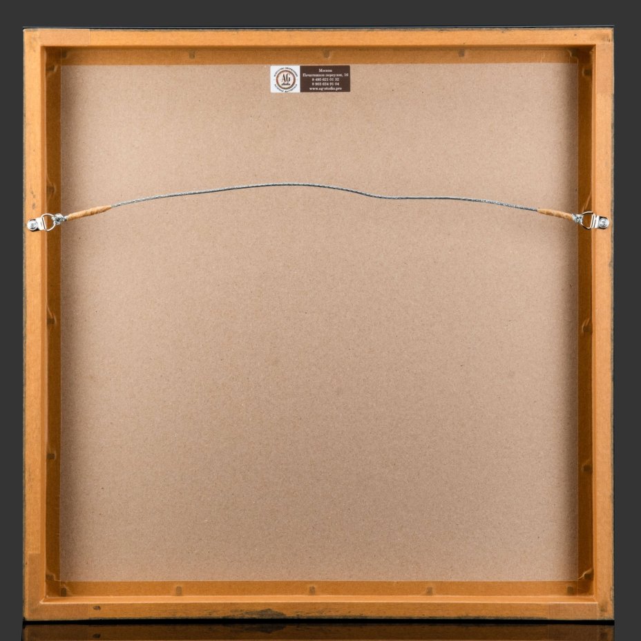 Настенная композиция, оформленная в современную раму "Фотоаппарат Zenit-E и оборудование для фото"