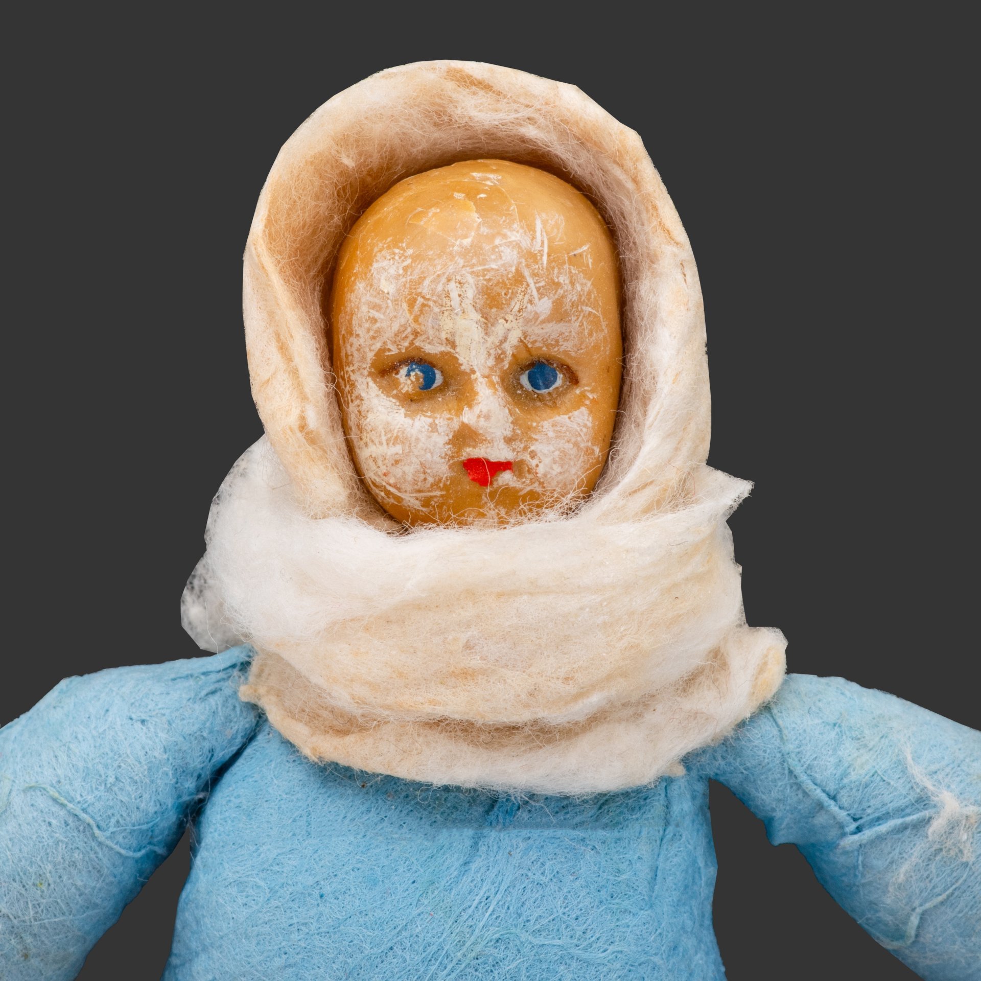 Игрушка ёлочная "Девочка в капюшоне", вата, роспись, СССР, 1937-1940 гг.