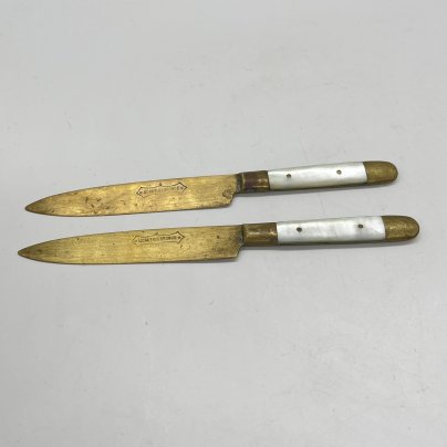 Пара фруктовых ножей с перламутровыми накладками на ручках, Uchatius Bronce, латунь, перламутр, Германия, 1910-1930 гг.