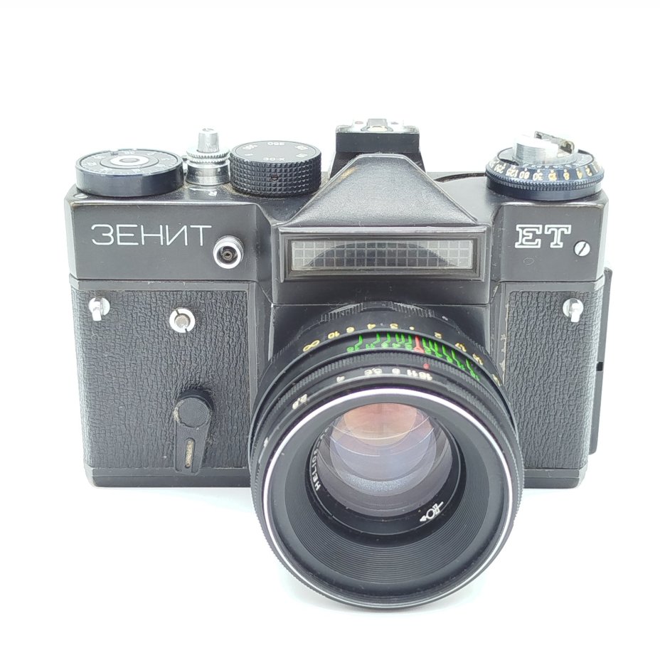 Фотоаппарат "Зенит-ЕТ" c объективом "Гелиос-44-2" в оригинальном кофре, Белорусское оптико-механическое объединение (БелОМО)
