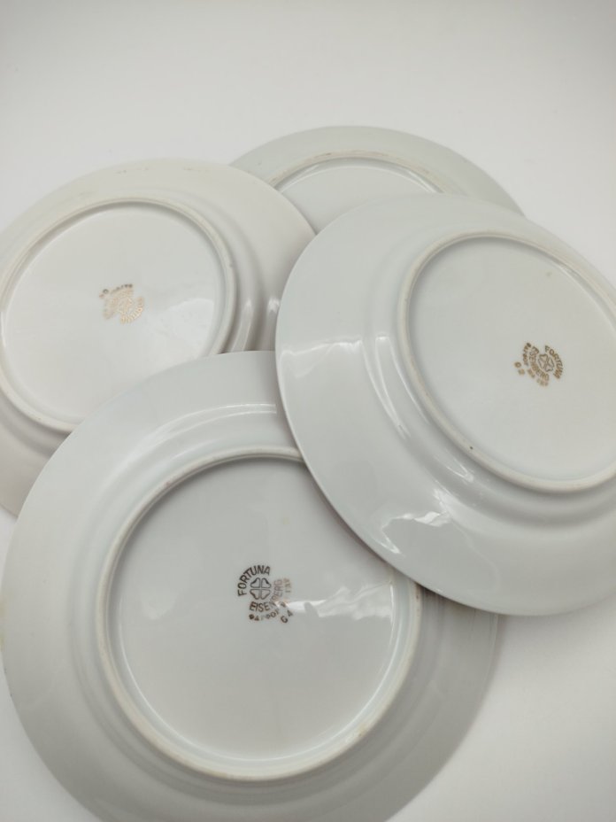 Набор десертных тарелок из сервиза "Мадонна" на 6 персон, фарфор, деколь, люстр, золочение, Fortuna Eisenberg, Германия, 1960-1973 гг.