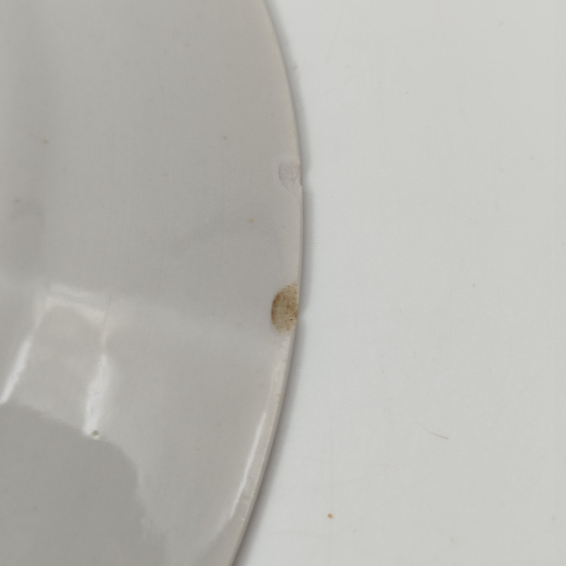 Тарелка "Золотой олень", автор росписи П.В. Леонов, фарфор, крытье, роспись, золочение, Дулевский фарфоровый завод (Дулёво), СССР, 1952-1964 гг.