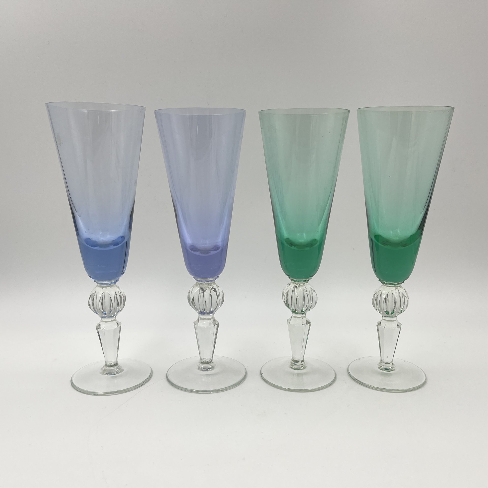 Набор бокалов для шампанского различных оттенков "Суздаль" на 4 персоны, автор В. С. Муратов