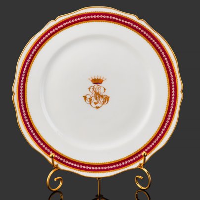 Тарелка с монограммой под короной барона, Lahoche & Pannier Escalier de Cristal Palais Royal 162, фарфор, крытье, роспись, золочение, Франция, 1852-1882 гг.