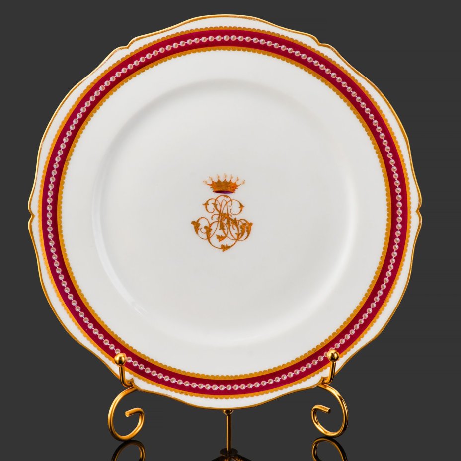 Тарелка с монограммой под короной барона, Lahoche & Pannier Escalier de Cristal Palais Royal 162, фарфор, крытье, роспись, золочение, Франция, 1852-1882 гг.