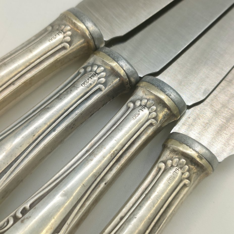 Набор из 4-х столовых ножей лаконичной формы, клеймо "Rostfrei"