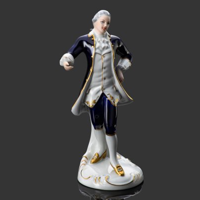 Статуэтка "Кавалер в камзоле", фарфор, бисквит, кобальт, роспись, Royal Dux, Royal Dux