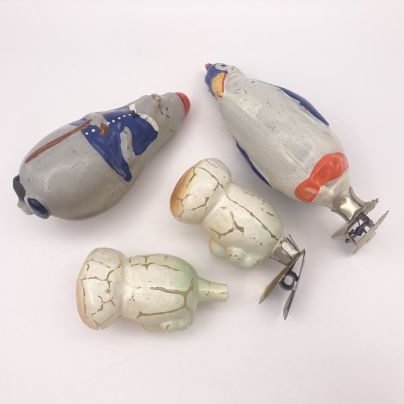Елочные игрушки на прищепках: "Крот" (из сказки "Дюймовочка"), "Пингвин", "Грибы", стекло, роспись, Завод стеклянных ёлочных украшений и оптических изделий, г. Москва, СССР, 1950-1960 гг.