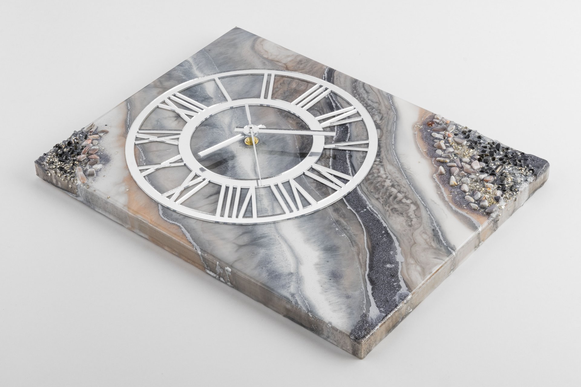 Часы настенные "Не 50 оттенков серого", авторская ручная работа в технике Resin Art