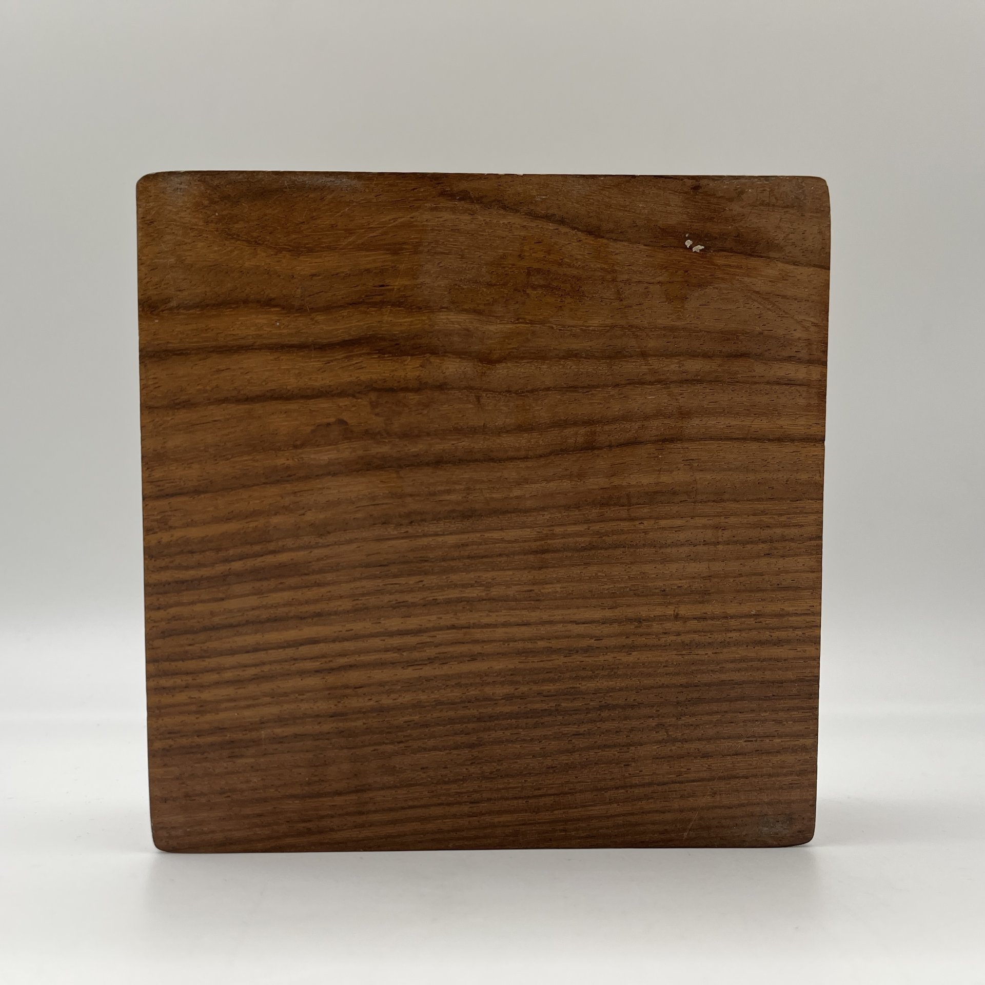 Солнечные часы и компас в кофре