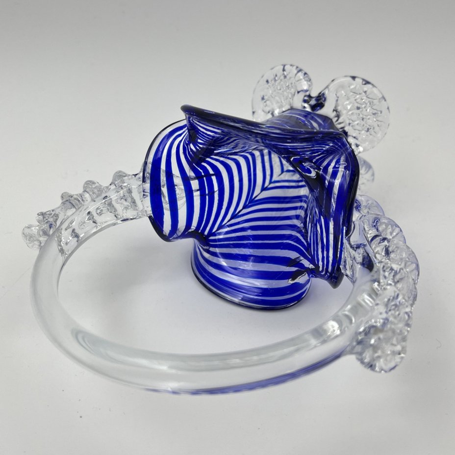 Вазочка в виде корзины, автор А.Ф. Федорков