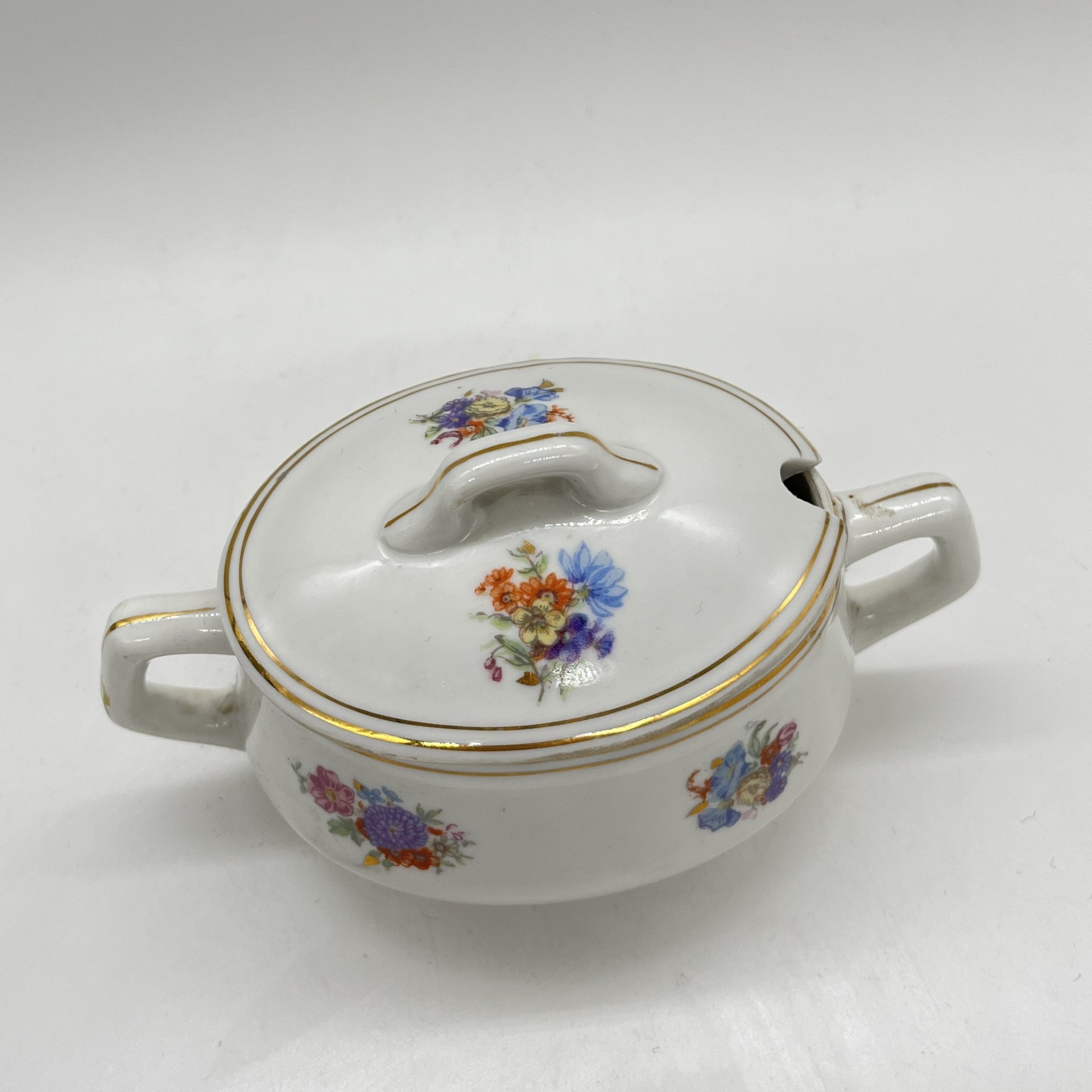 Горчичница (соусник) с цветочным декором, фарфор, деколь, золочение, Дулевский фарфоровый завод (Дулёво), СССР, 1954 г., Дулевский фарфоровый завод (Дулёво)