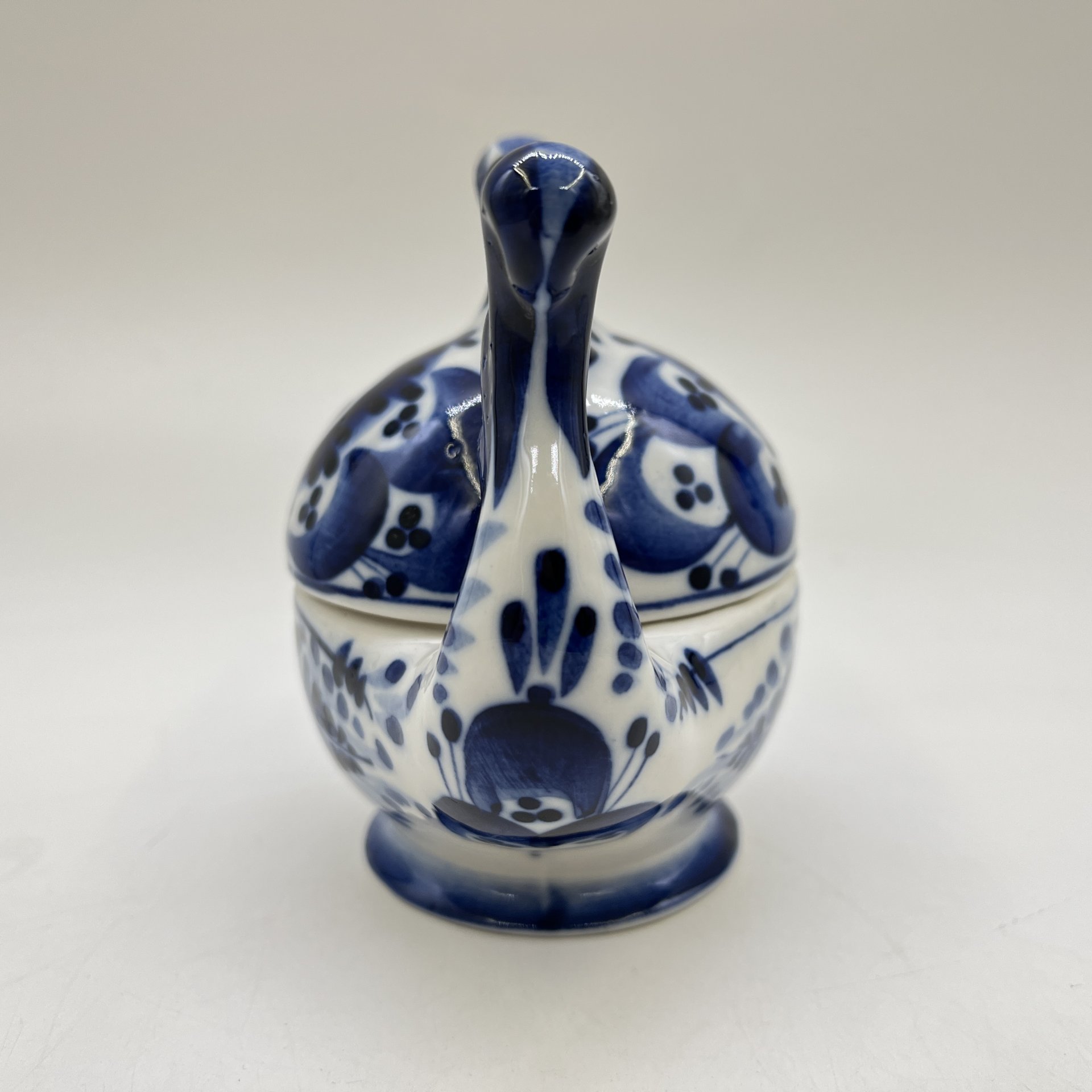 Сахарница (икорница) "Рыба", фарфор, роспись, Объединение «Гжель», СССР, 1991-2010 гг.