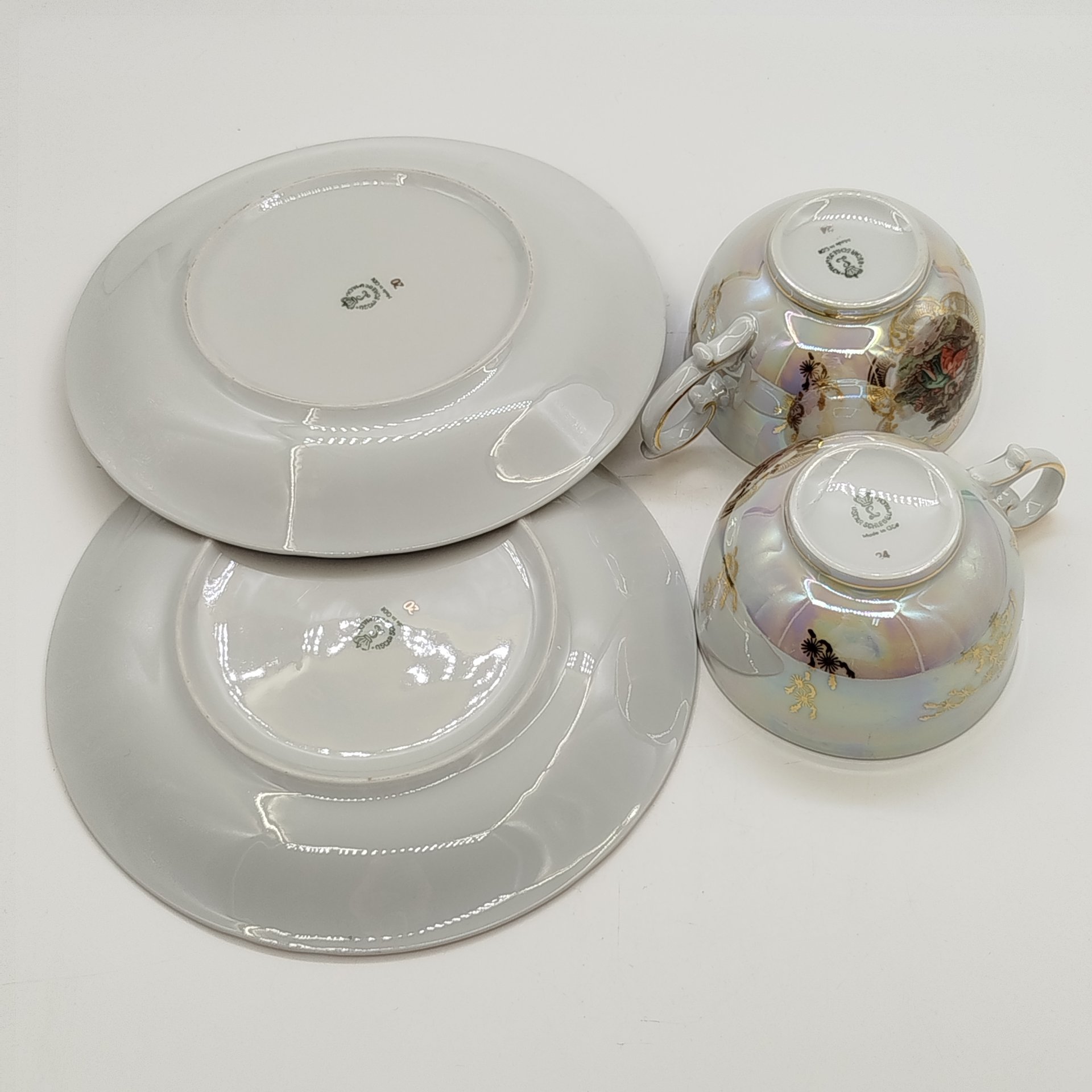 Набор из 2-х десертных тарелок и 2-х чашек "Мадонна"