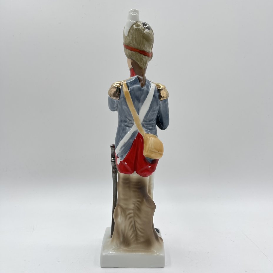 Статуэтка гренадёра гвардии из серии "Армия Наполеона" (Grenadier de la Garde)