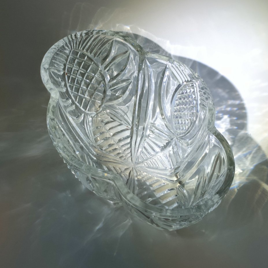 Конфетница (фруктовница) с рельефным декором