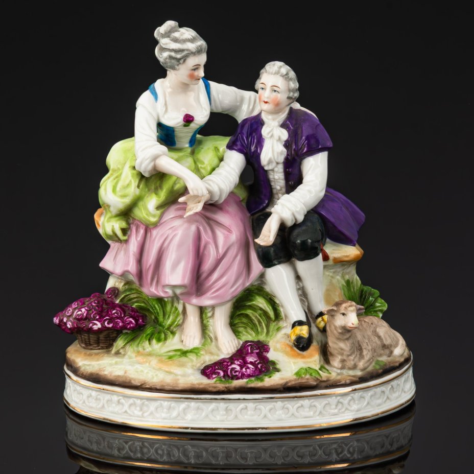 Статуэтка "Галантная сцена" ("Пасторальная сцена"), фарфор, роспись, золочение, Азия, 1980-1990 гг.