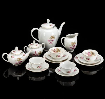 Сервиз чайный с нежным цветочным декором, на 4 персоны (14 предметов), фарфор, деколь, золочение, Kahla-Könitz, Германия, 1954-1962 гг.