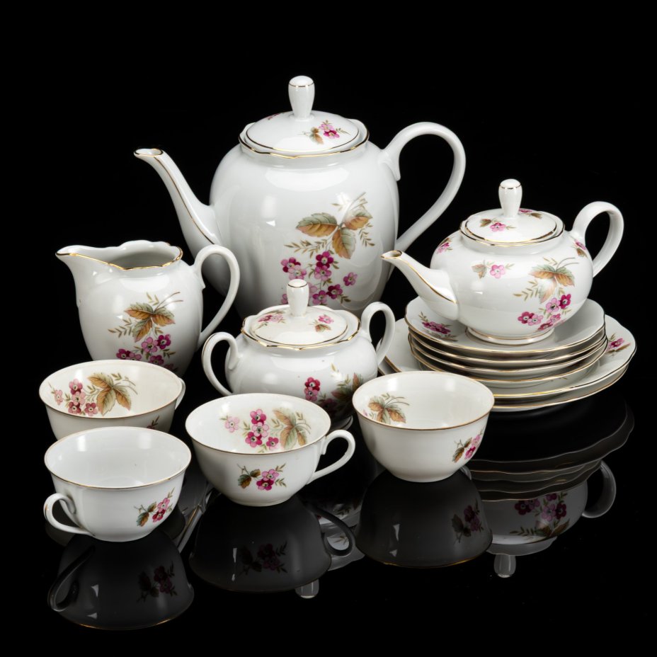 Сервиз чайный с нежным цветочным декором, на 4 персоны (14 предметов), фарфор, деколь, золочение, Kahla-Könitz, Германия, 1954-1962 гг.