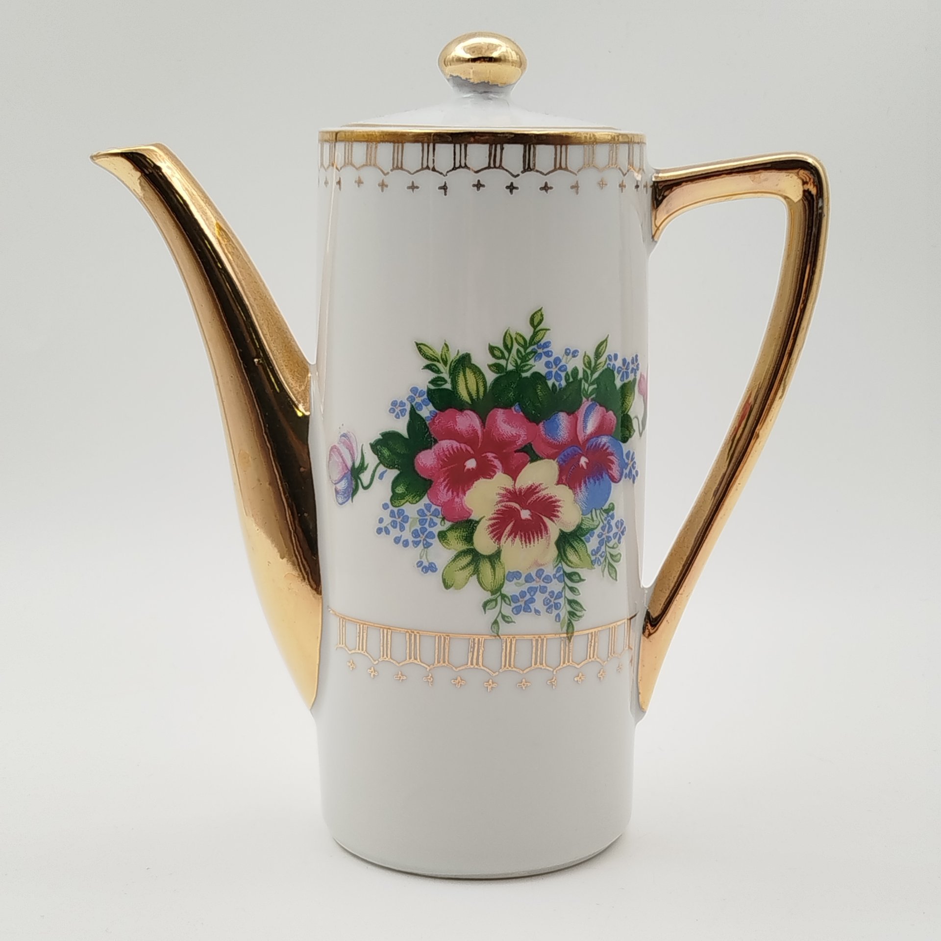 Сервиз кофейный с цветочным декором на 6 персон (15 предметов), фарфор, деколь, золочение, Западная Европа, 1960-1980 гг.