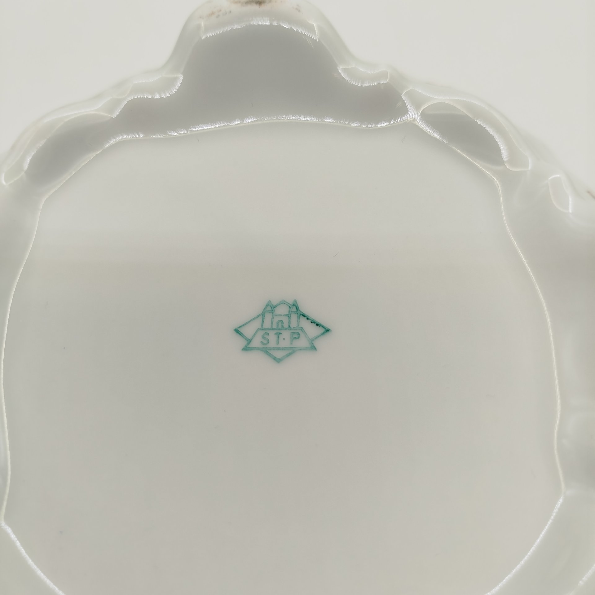 Сахарница (бонбоньерка)  с цветочным декором, фарфор, Stadtilmer Porzellan, 1950-1970 гг., Stadtilmer Porzellan