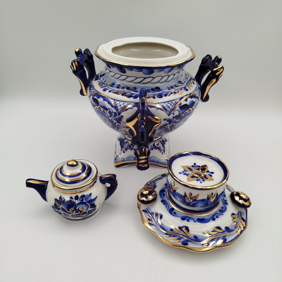 Самовар декоративный с чайничком, авт. Рогов, Гжель, фарфор, роспись, золочение, СССР, 1970-1990 гг.
