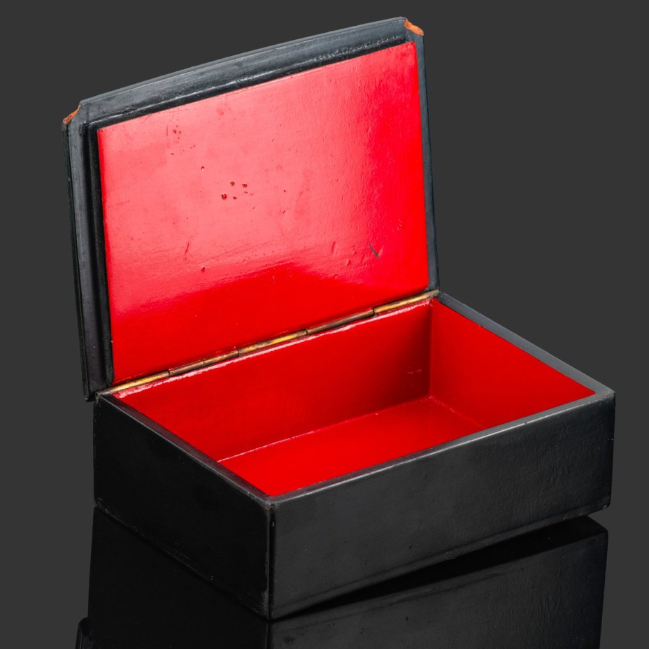 Шкатулка "Высотка на Кудринской площади", автор Ю. Карлов, папье-маше, роспись, лак, Федоскинская фабрика миниатюрной живописи (Федоскино), СССР, 1959 г.