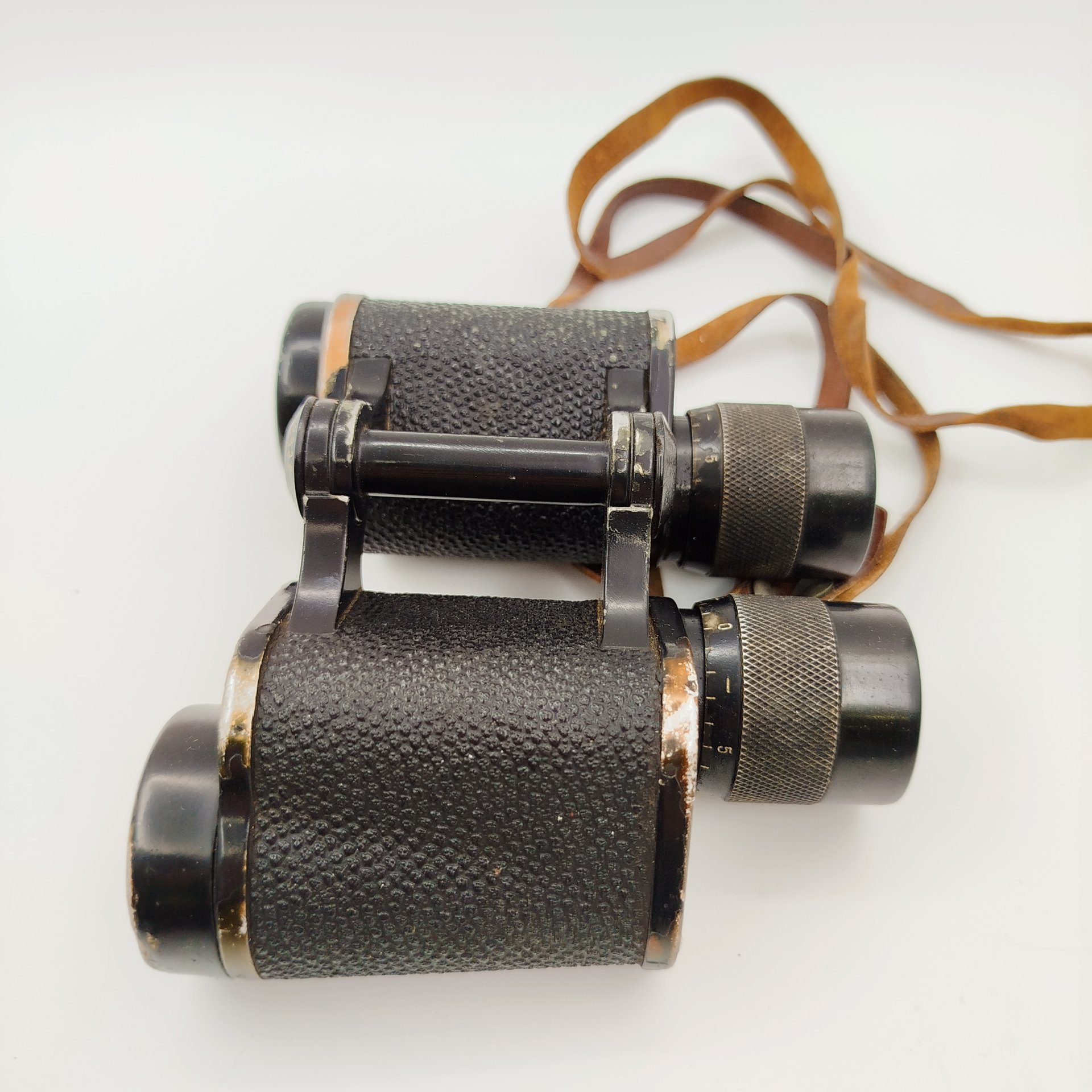 Бинокль призменный полевой (БПП) 8х30 в кофре, металл, стекло, кожп, Казанский оптико-механический завод (КОМЗ), СССР, 1070-1960 гг.